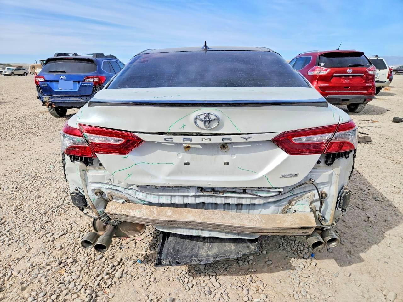 2020 TOYOTA CAMRY XSE photo 6