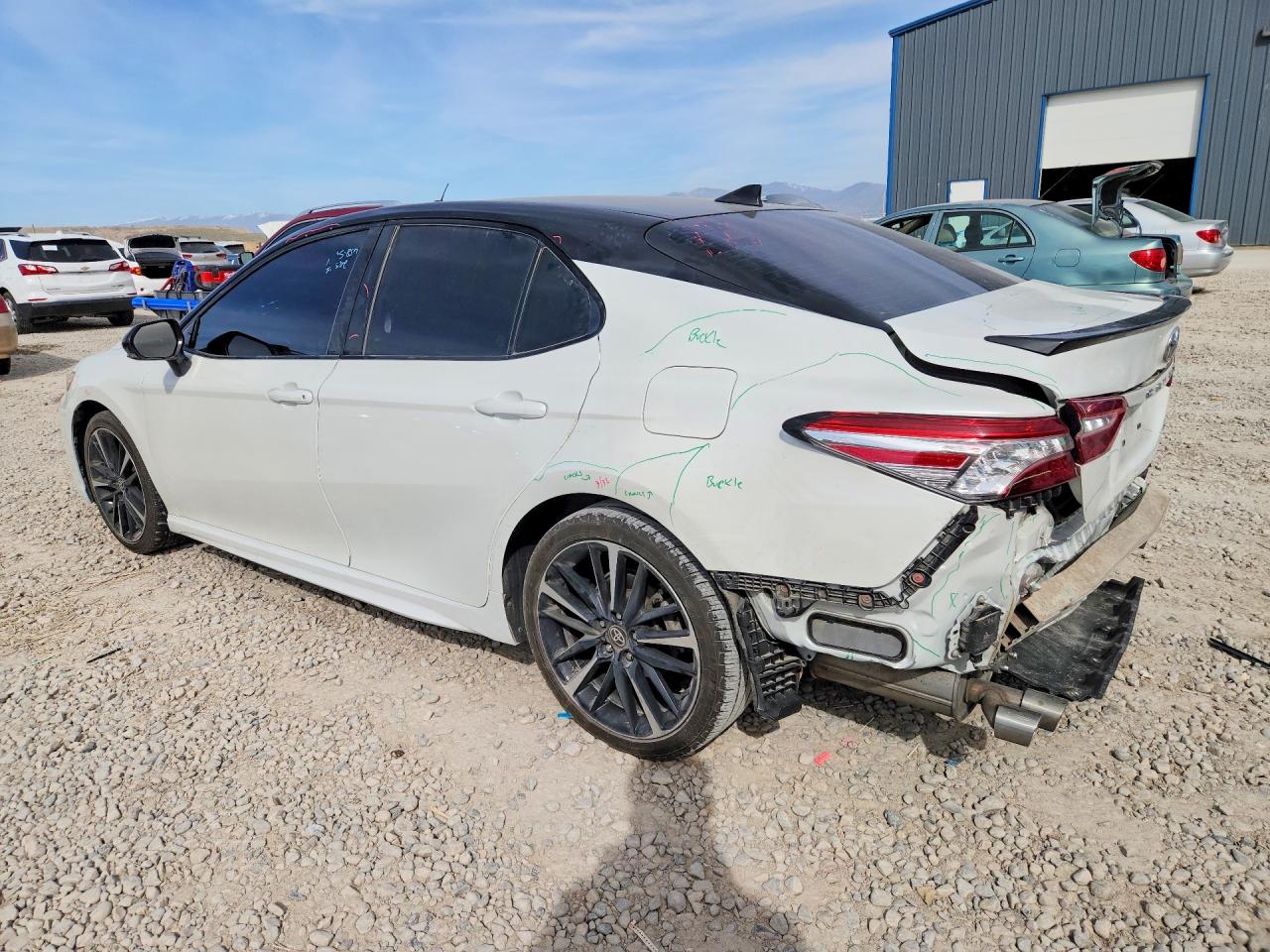 2020 TOYOTA CAMRY XSE photo 2