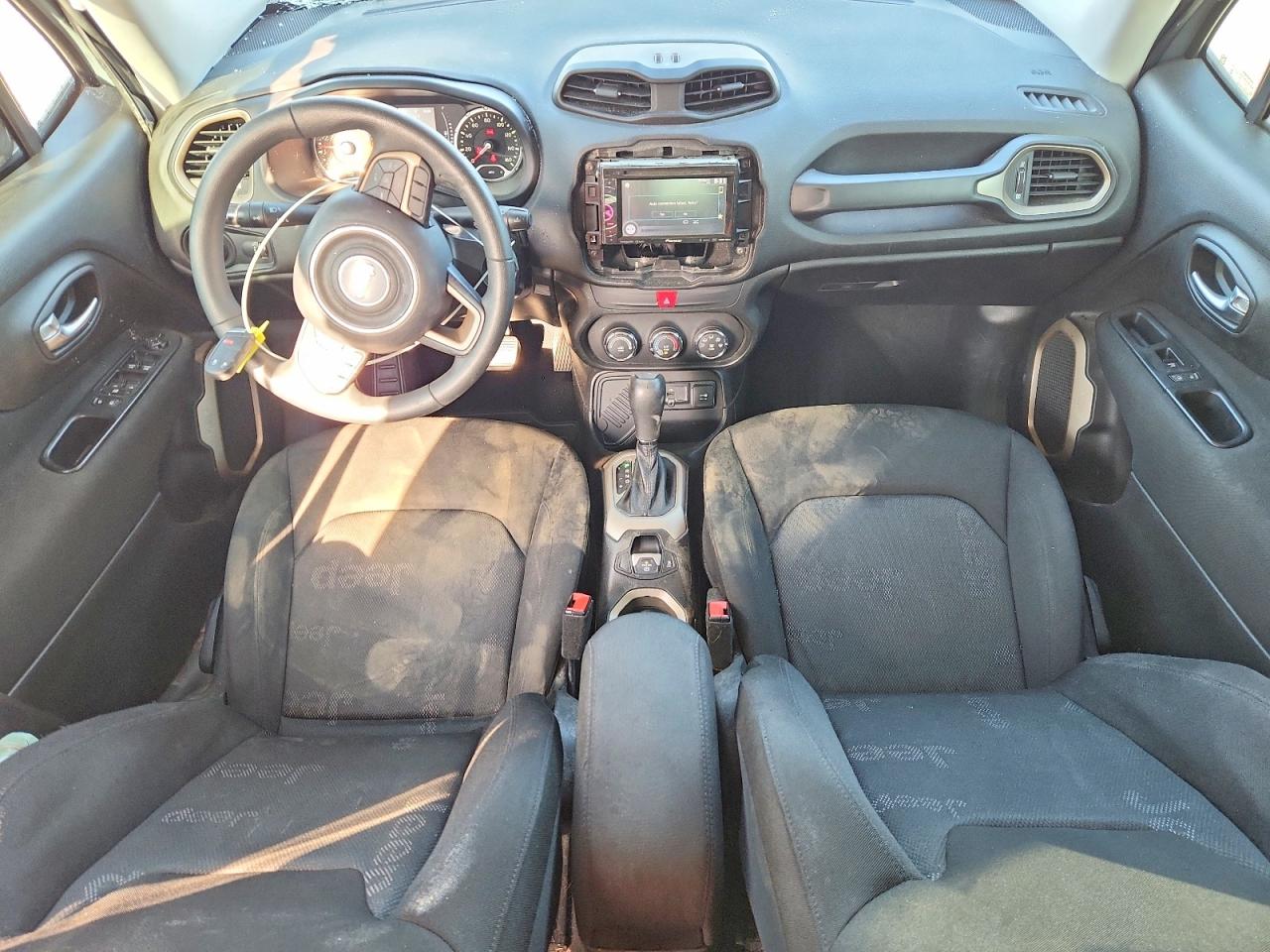 2017 JEEP RENEGADE SPORT photo 22
