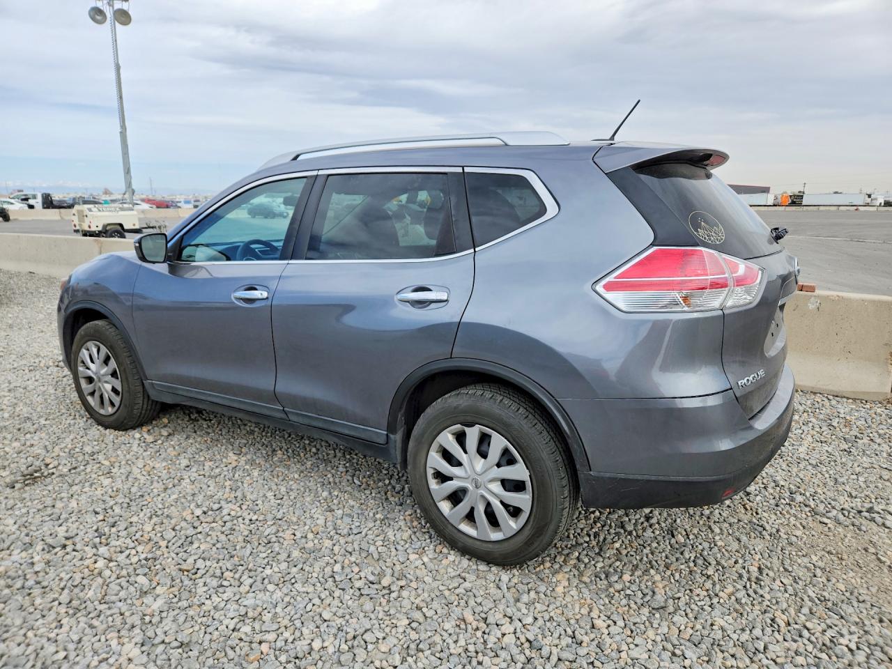 2016 NISSAN ROGUE S photo 3