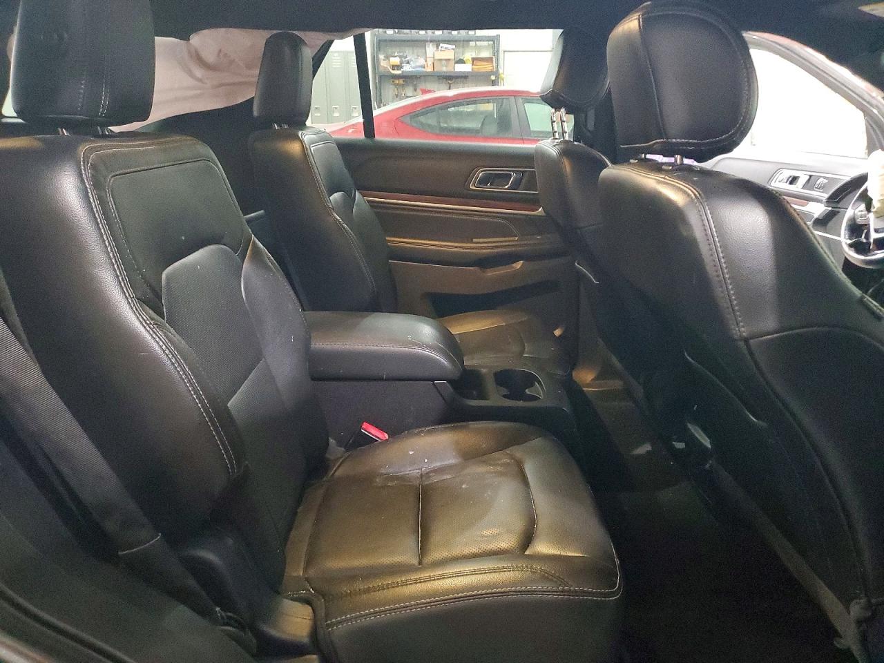 2016 FORD EXPLORER photo 31