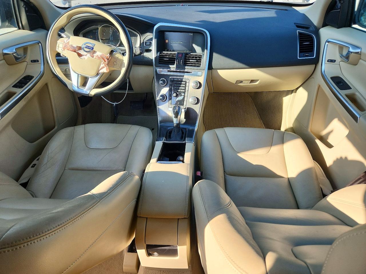 2015 VOLVO XC60 T6 PREMIER photo 15