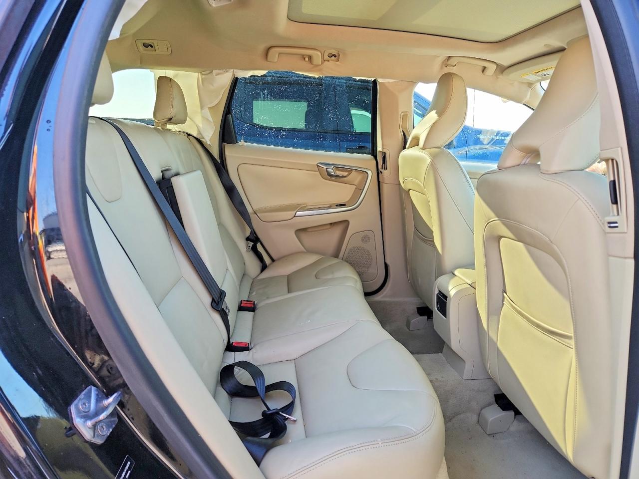 2015 VOLVO XC60 T6 PREMIER photo 21