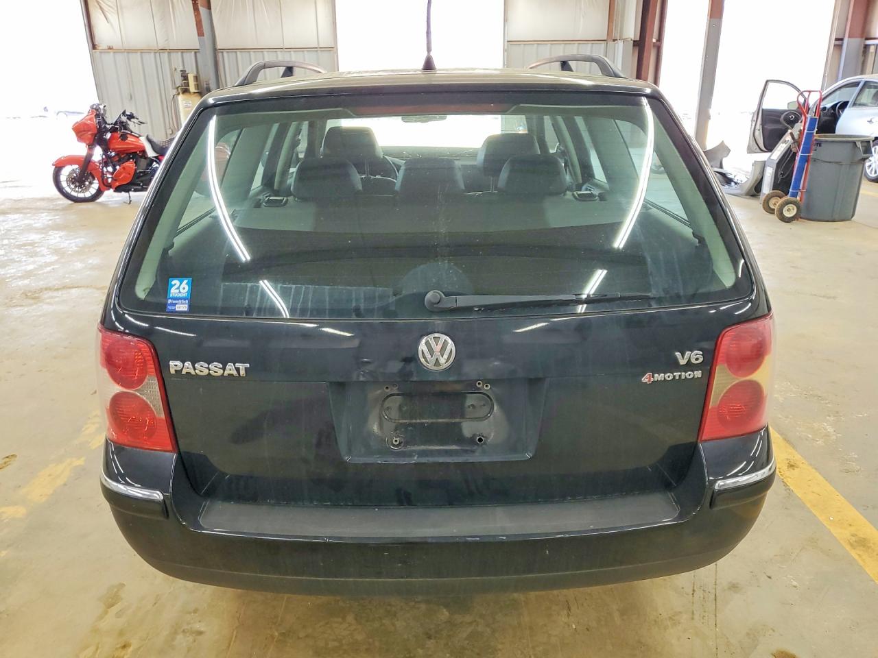 2004 VOLKSWAGEN PASSAT GLX 4MOTION photo 16