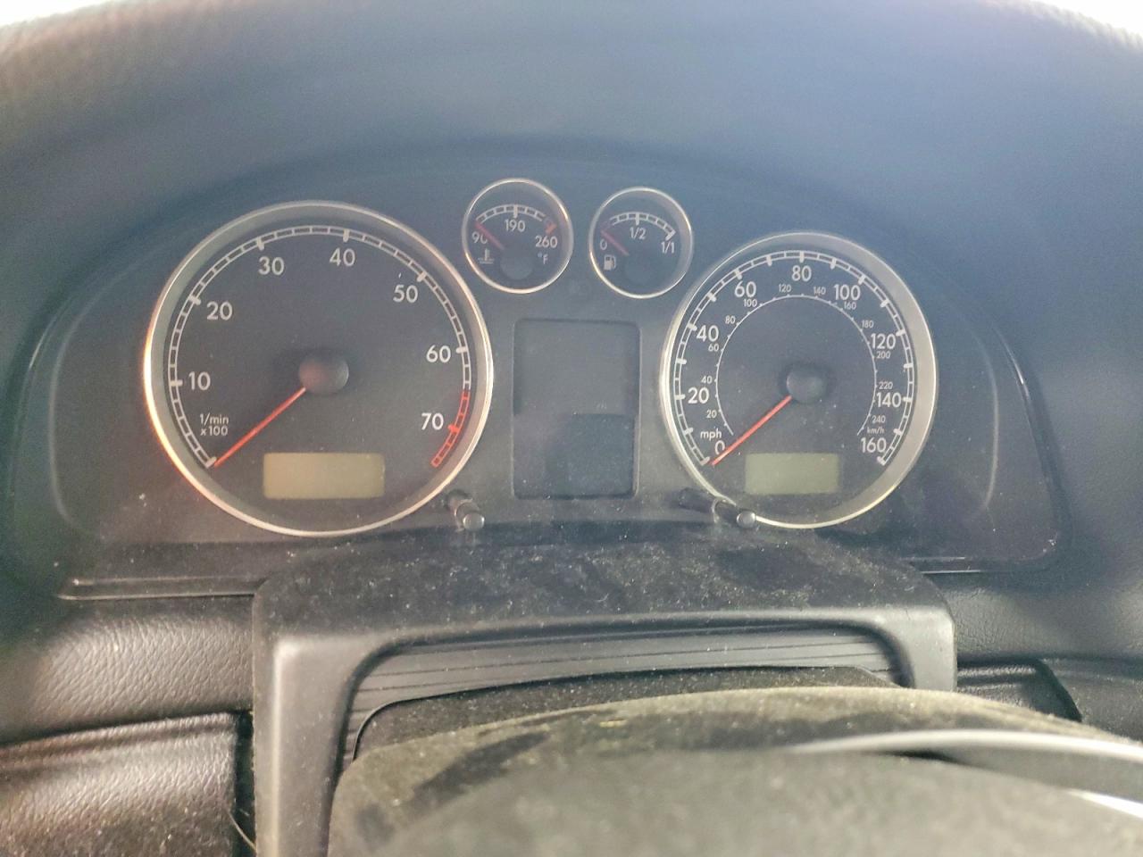 2004 VOLKSWAGEN PASSAT GLX 4MOTION photo 25