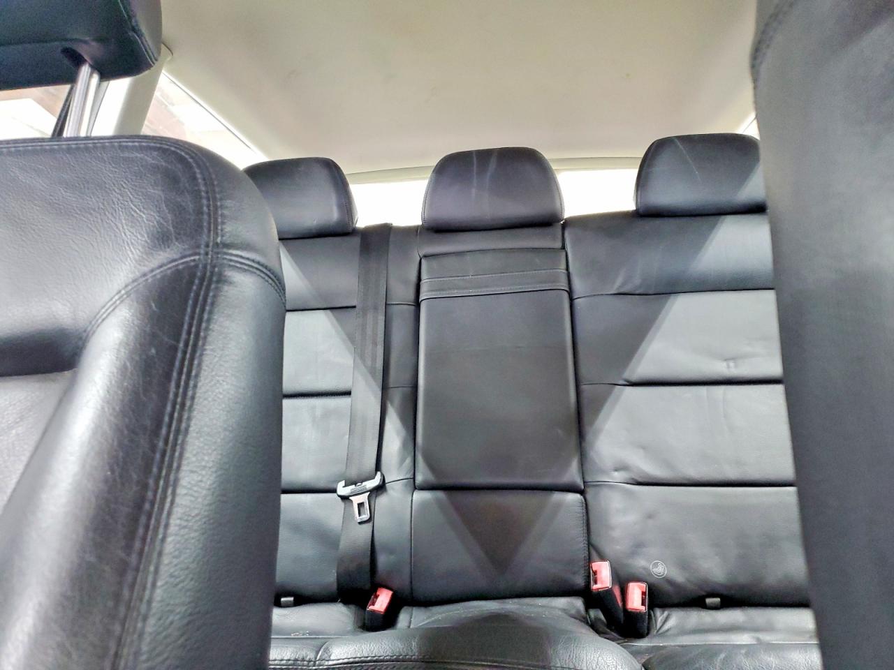 2004 VOLKSWAGEN PASSAT GLX 4MOTION photo 28