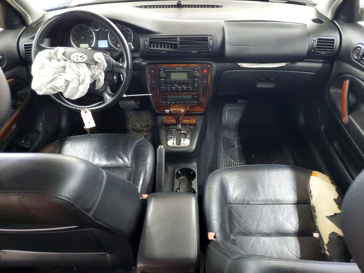 2004 VOLKSWAGEN PASSAT GLX 4MOTION photo 22