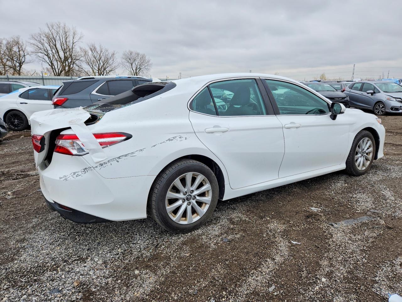 2019 TOYOTA CAMRY photo 5