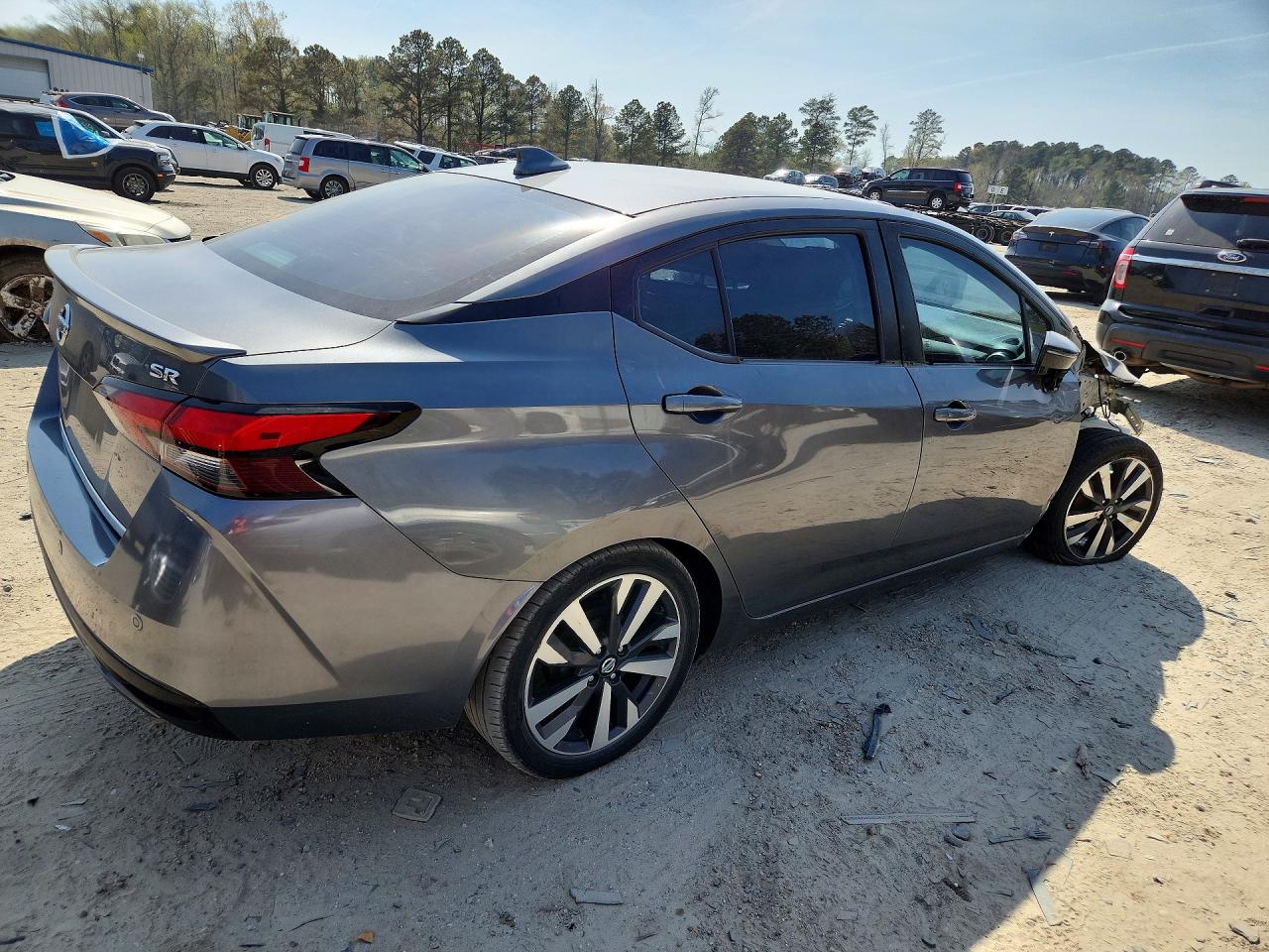 2020 NISSAN VERSA SR photo 5