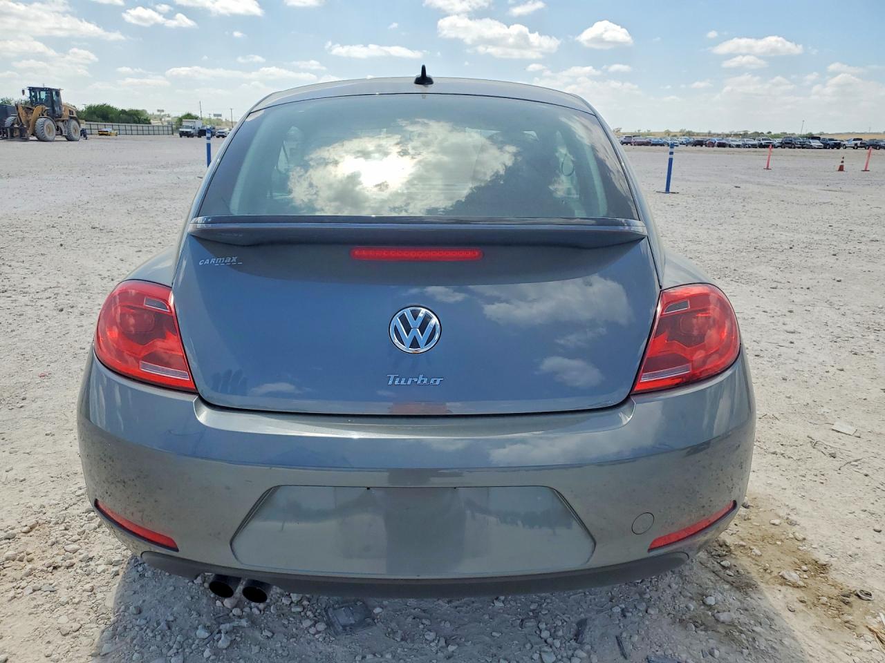 2016 VOLKSWAGEN BEETLE SE photo 11