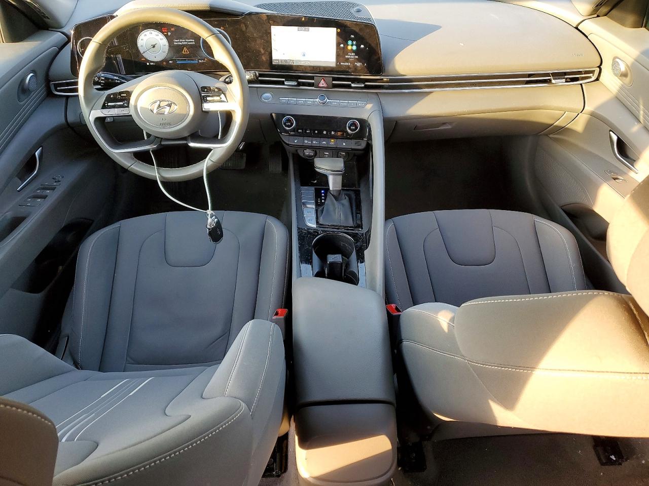 2023 HYUNDAI ELANTRA SEL photo 15