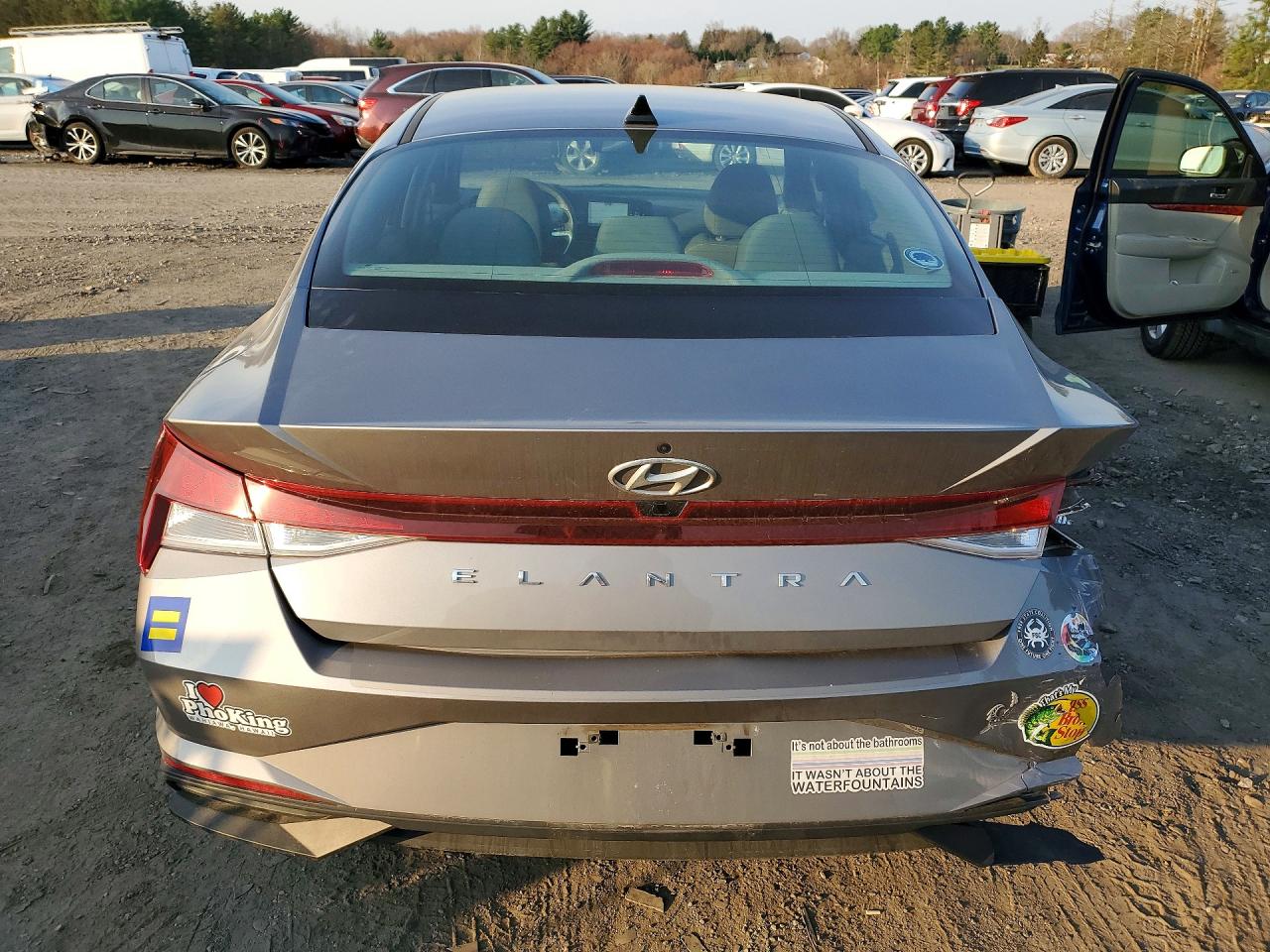 2023 HYUNDAI ELANTRA SEL photo 11