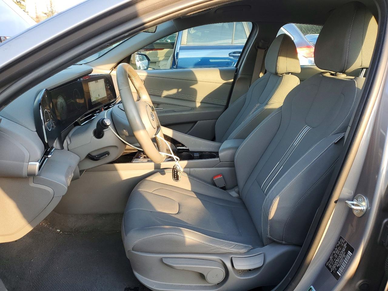 2023 HYUNDAI ELANTRA SEL photo 13