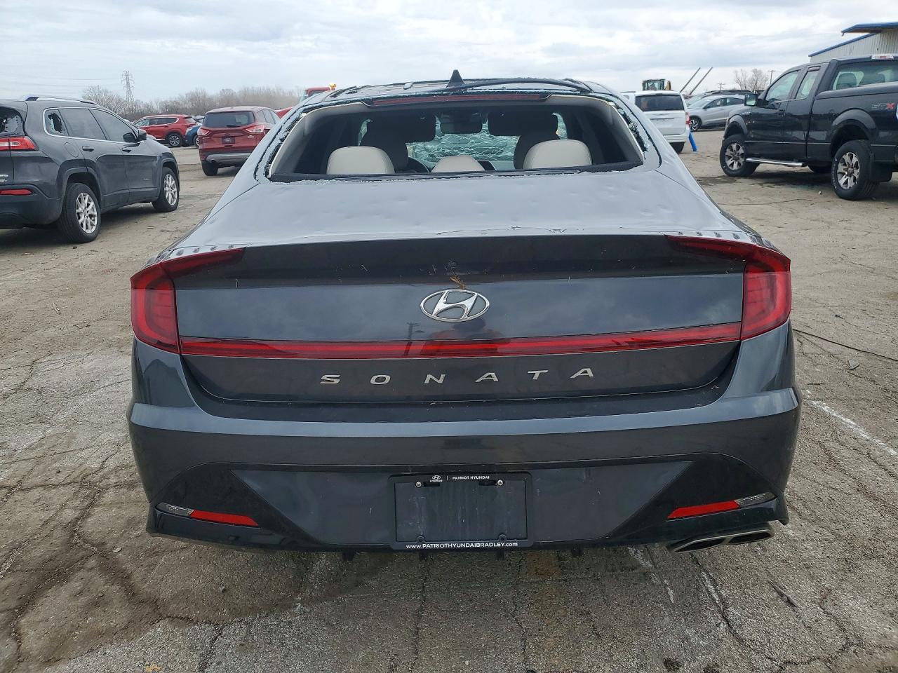 2020 HYUNDAI SONATA SEL photo 11