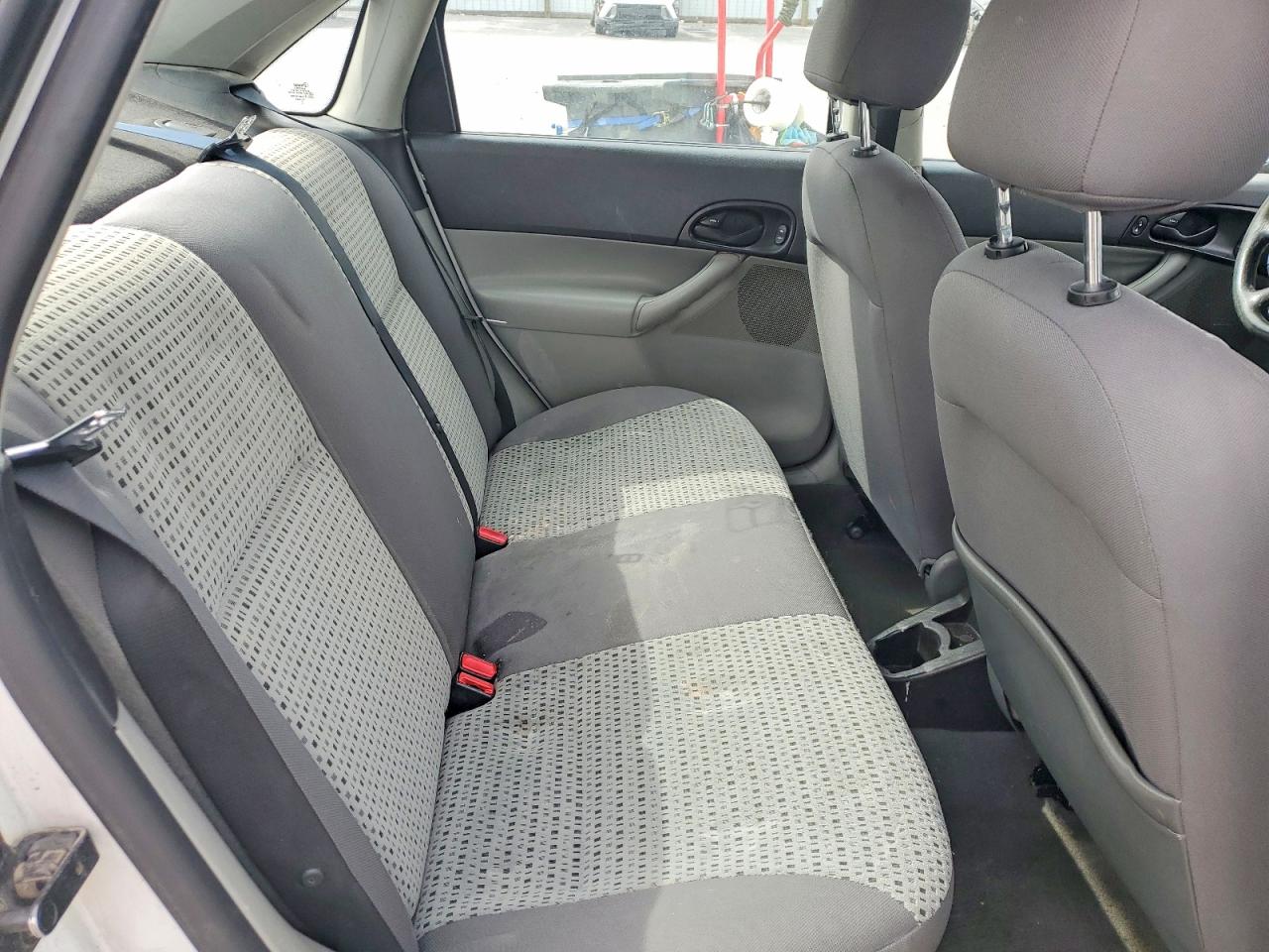 2007 FORD FOCUS ZX4 photo 10