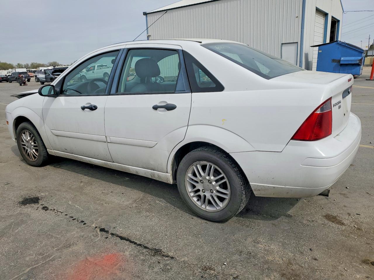 2007 FORD FOCUS ZX4 photo 2