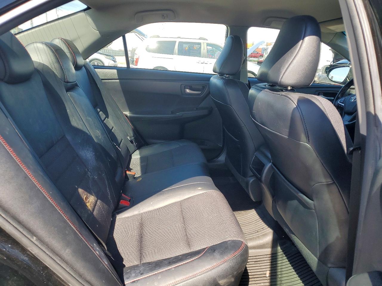 2017 TOYOTA CAMRY SE photo 10