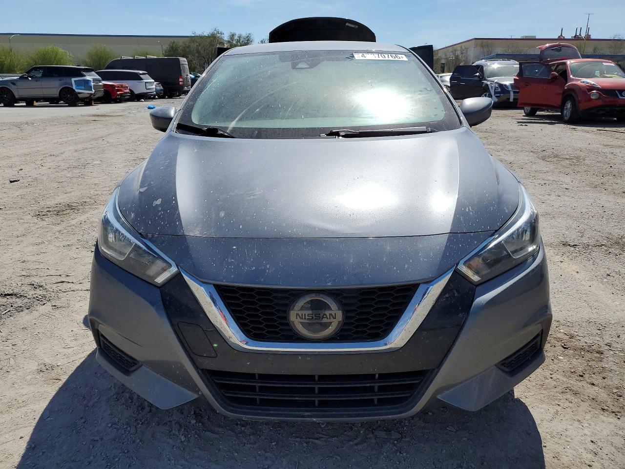 2021 NISSAN VERSA SV photo 13
