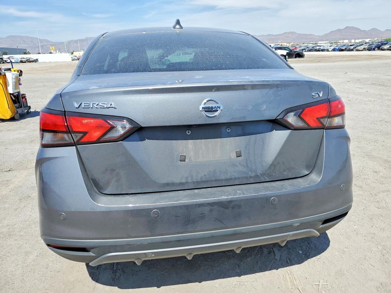 2021 NISSAN VERSA SV photo 16