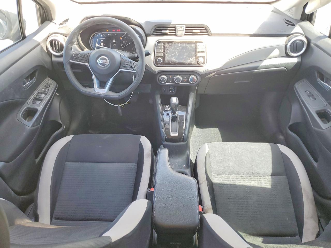 2021 NISSAN VERSA SV photo 22