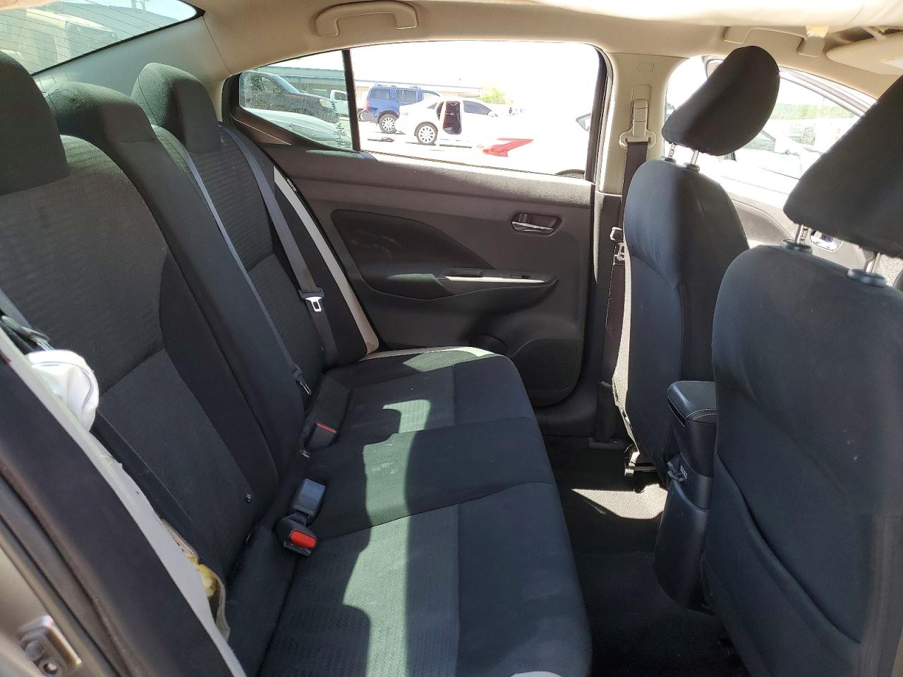 2021 NISSAN VERSA SV photo 28