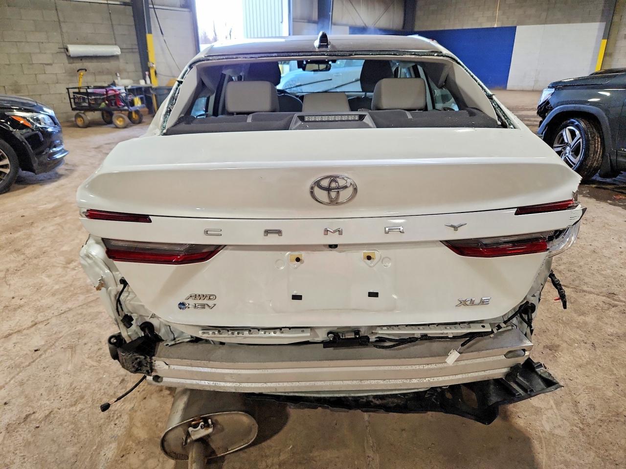 2025 TOYOTA CAMRY XLE photo 6