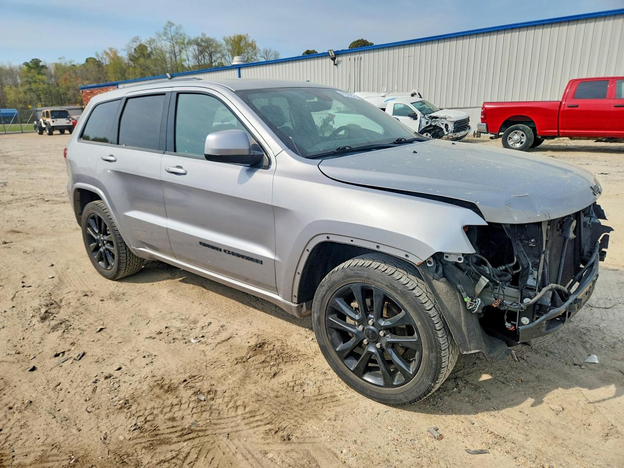 2018 JEEP GRAND CHEROKEE LAREDO photo 4