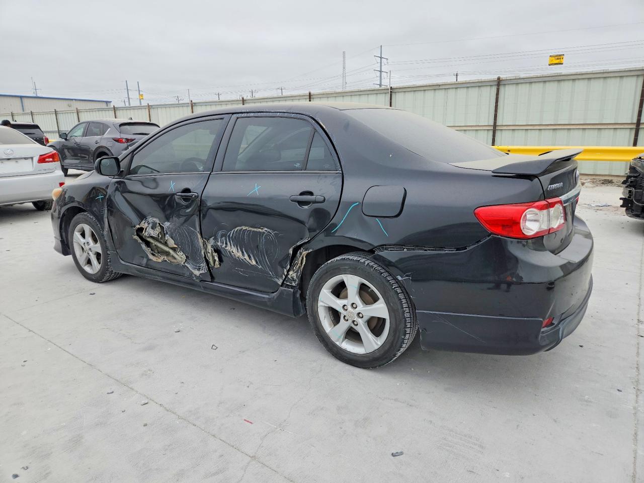 2013 TOYOTA COROLLA S photo 3