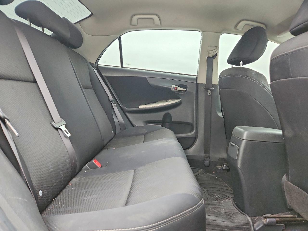 2013 TOYOTA COROLLA S photo 19