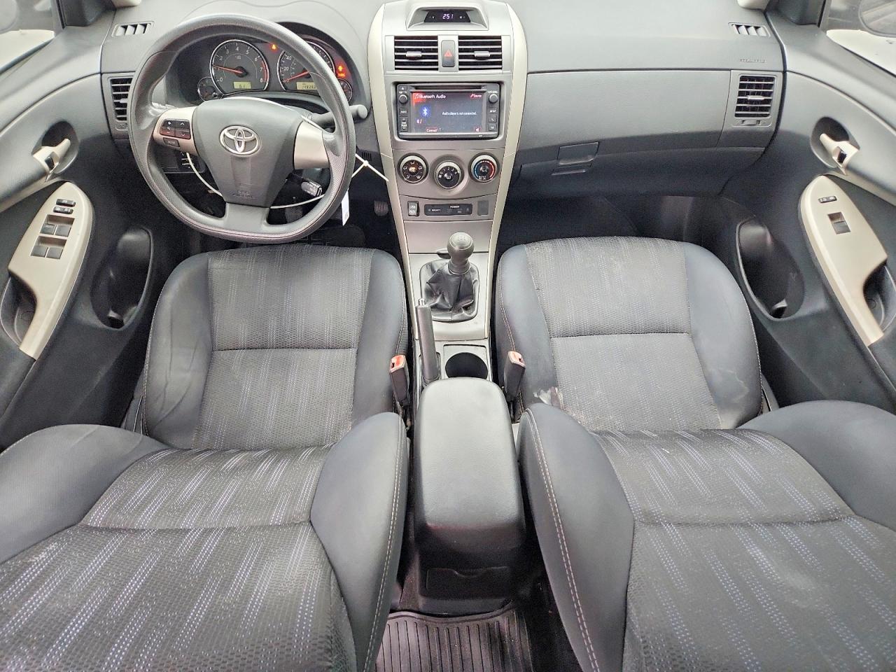 2013 TOYOTA COROLLA S photo 15