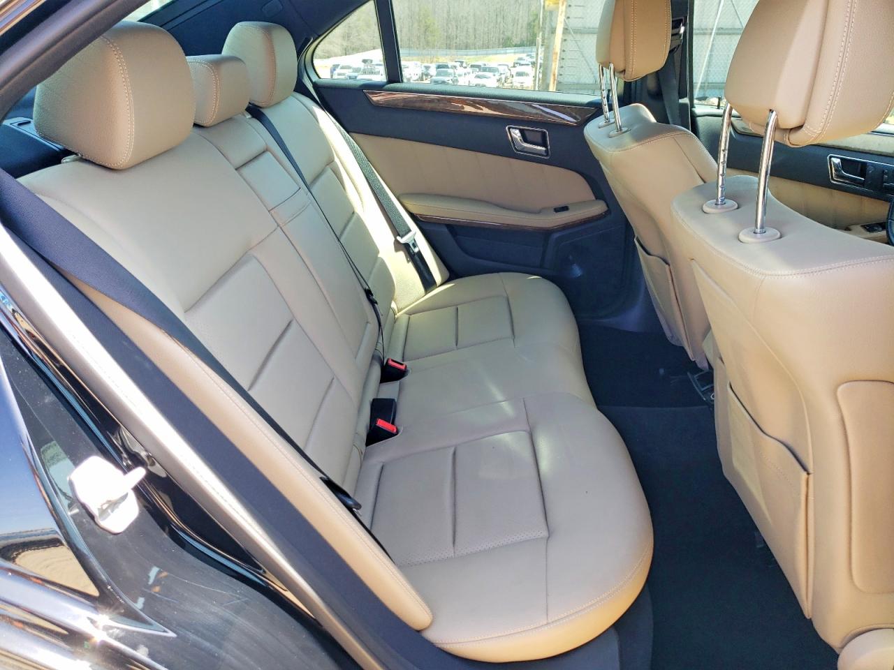 2011 MERCEDES-BENZ E 350 BLUETEC photo 19