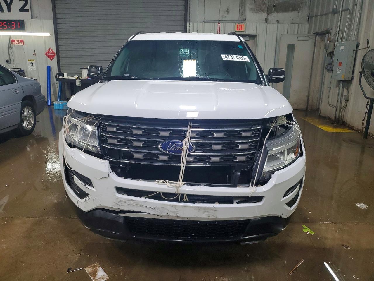 2017 FORD EXPLORER photo 5