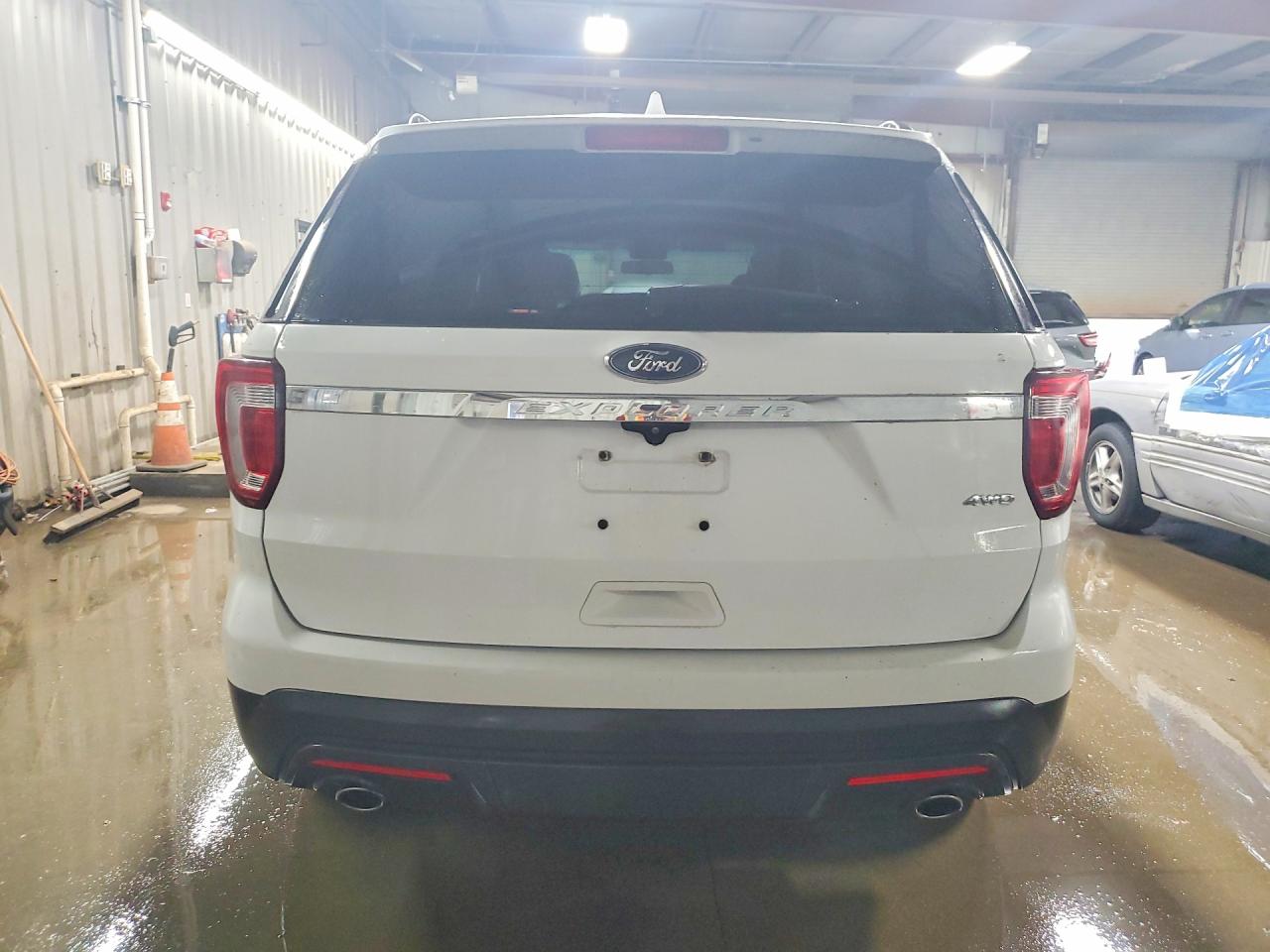 2017 FORD EXPLORER photo 6