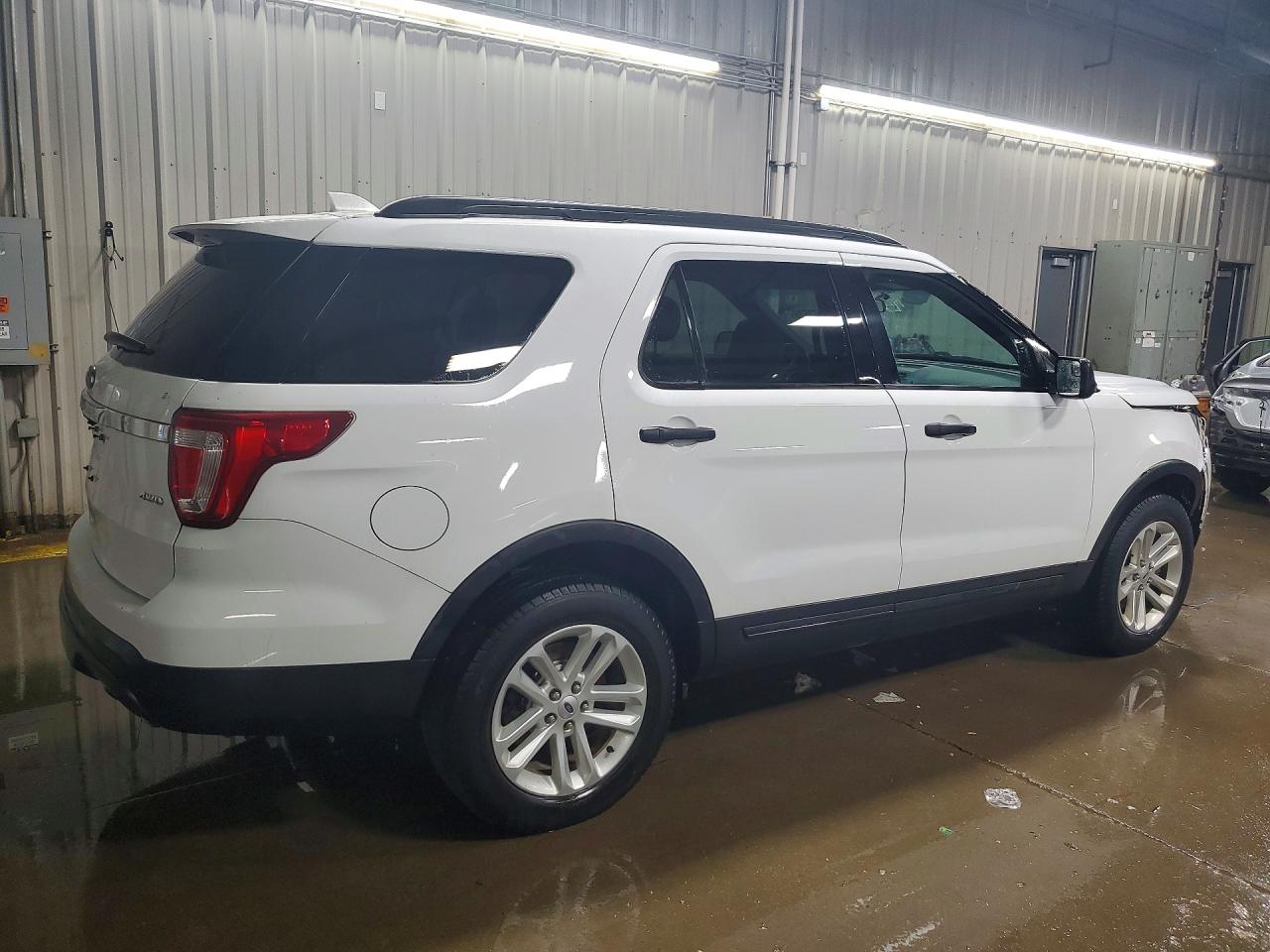 2017 FORD EXPLORER photo 3