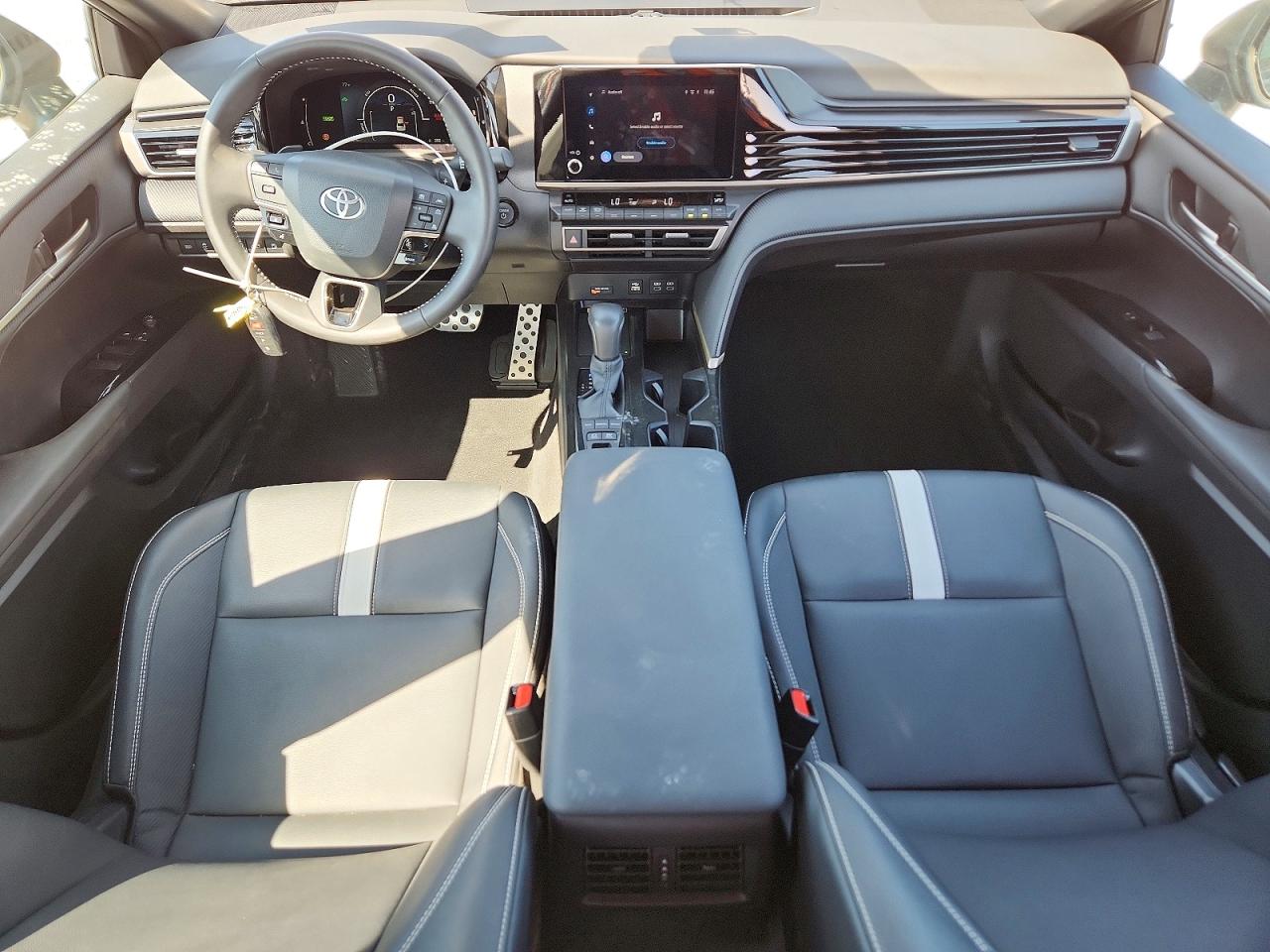 2025 TOYOTA CAMRY SE photo 8