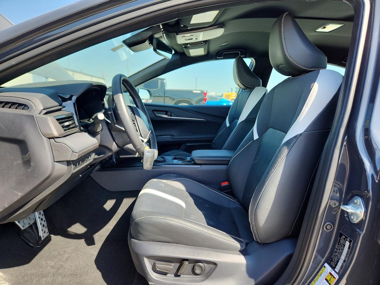 2025 TOYOTA CAMRY SE photo 7