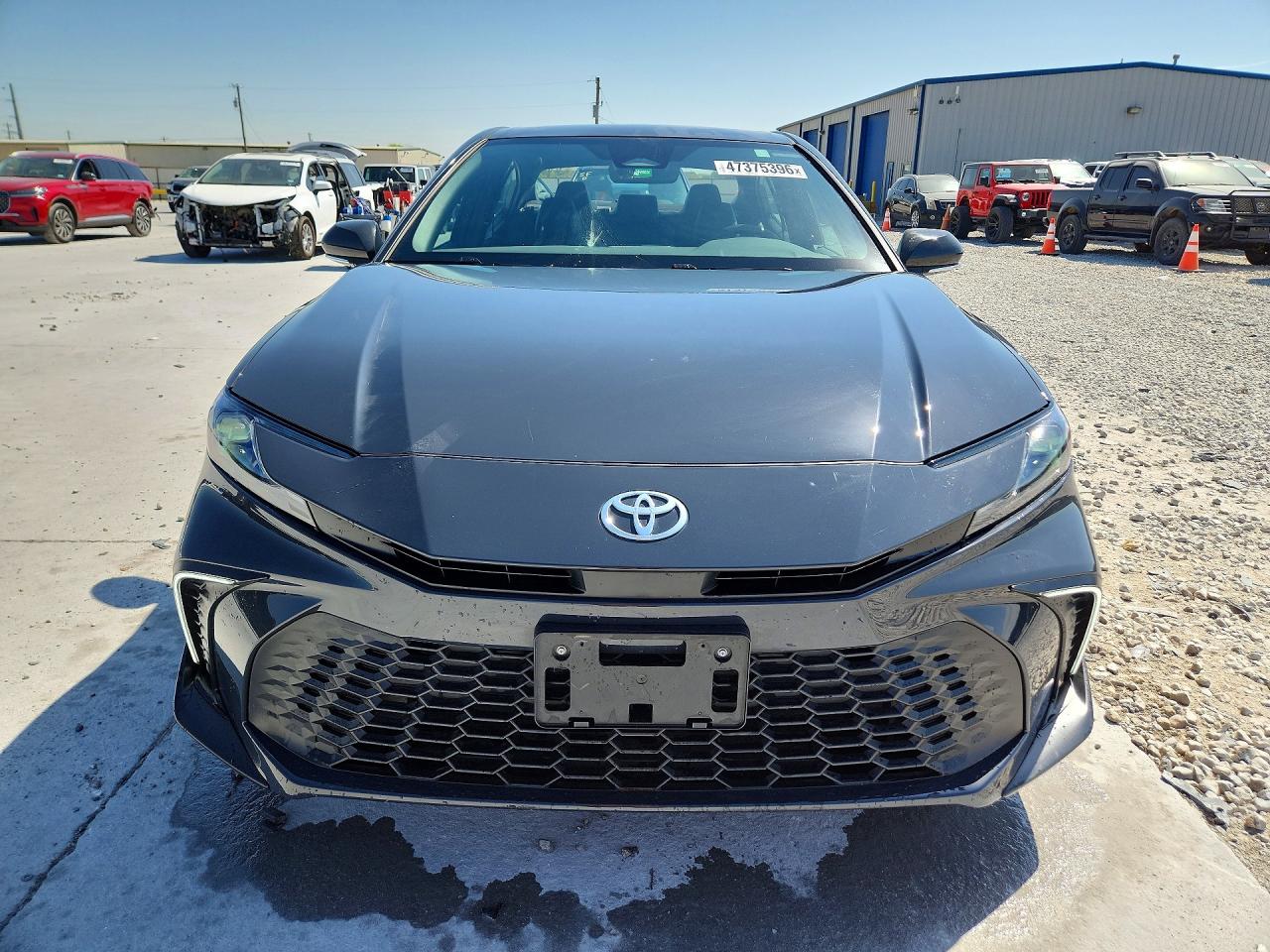 2025 TOYOTA CAMRY SE photo 5
