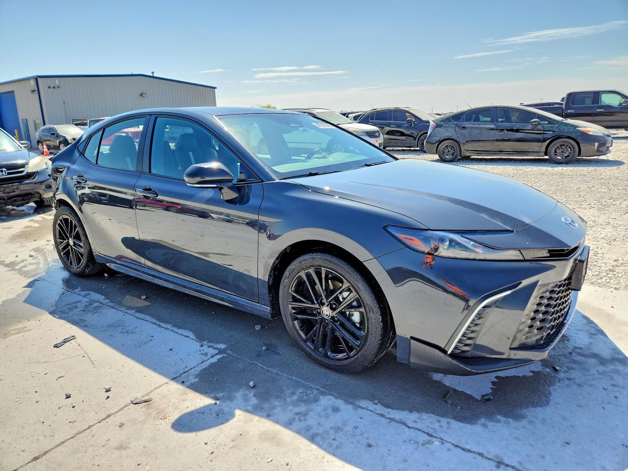 2025 TOYOTA CAMRY SE photo 4