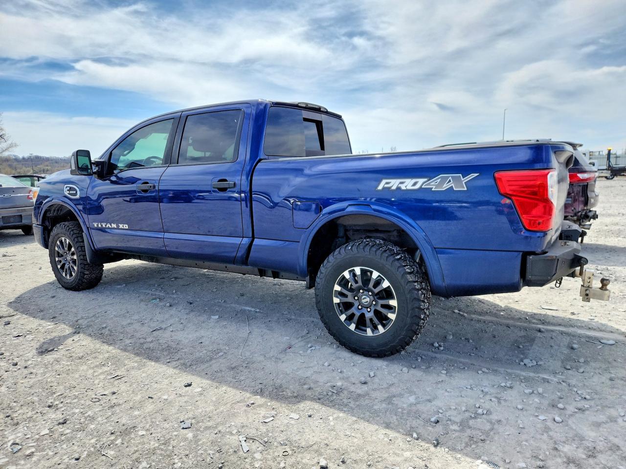 2016 NISSAN TITAN XD PRO-4X photo 4