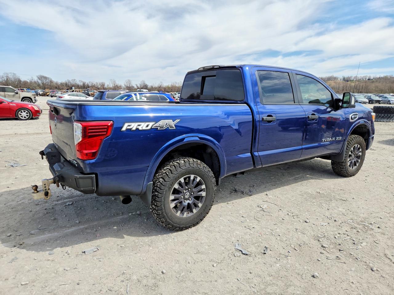 2016 NISSAN TITAN XD PRO-4X photo 7