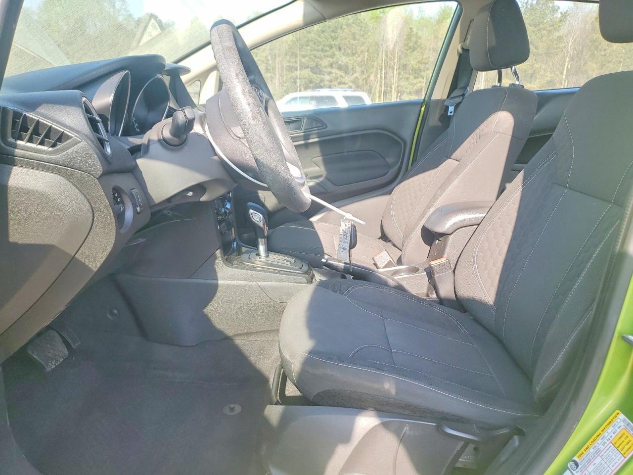 2018 FORD FIESTA SE photo 19