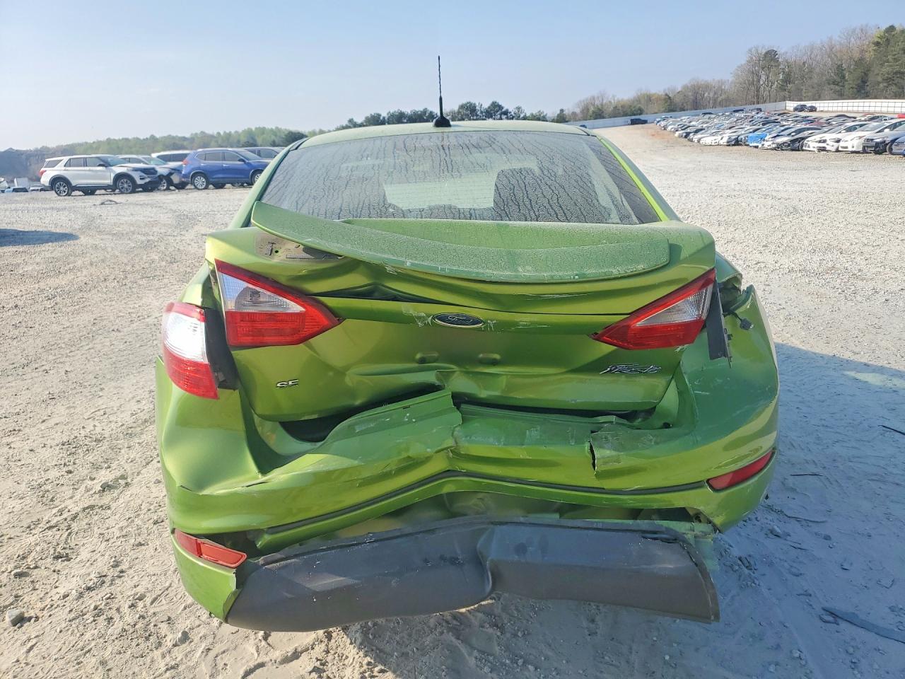 2018 FORD FIESTA SE photo 16