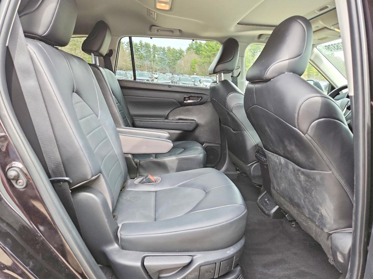2022 TOYOTA HIGHLANDER HYBRID XLE photo 31
