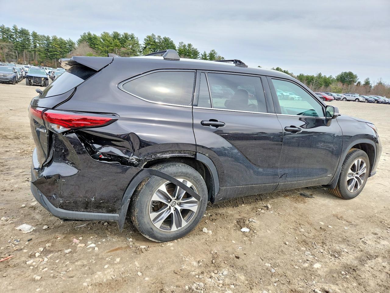 2022 TOYOTA HIGHLANDER HYBRID XLE photo 7