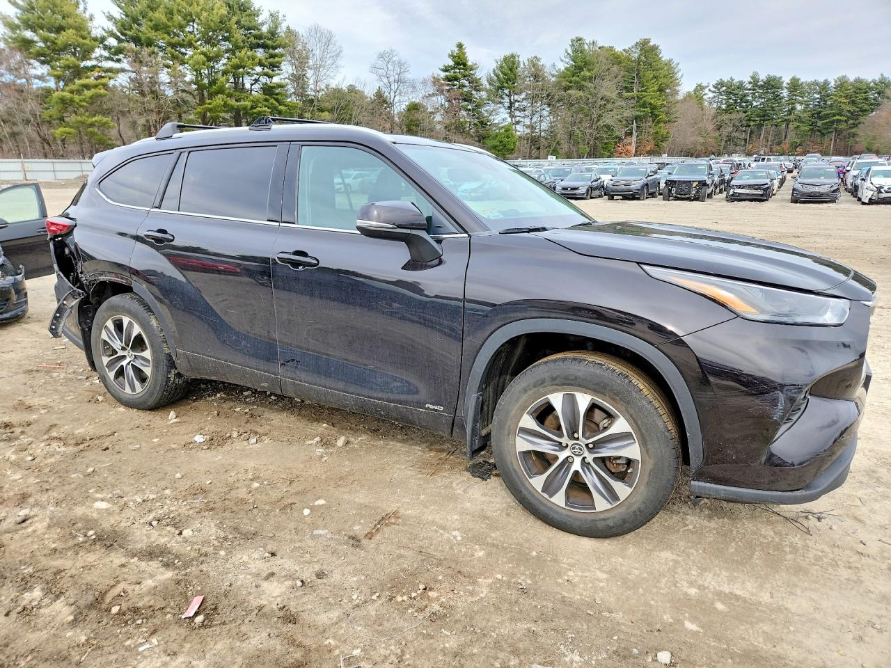 2022 TOYOTA HIGHLANDER HYBRID XLE photo 10