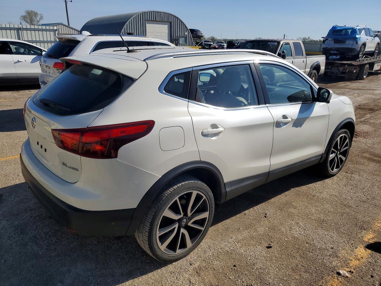 2018 NISSAN ROGUE SPORT S photo 5