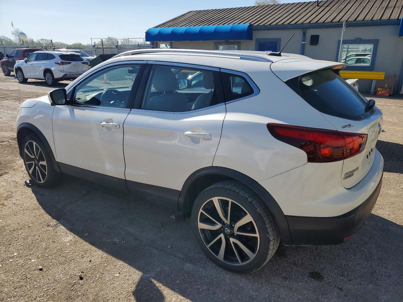 2018 NISSAN ROGUE SPORT S photo 3