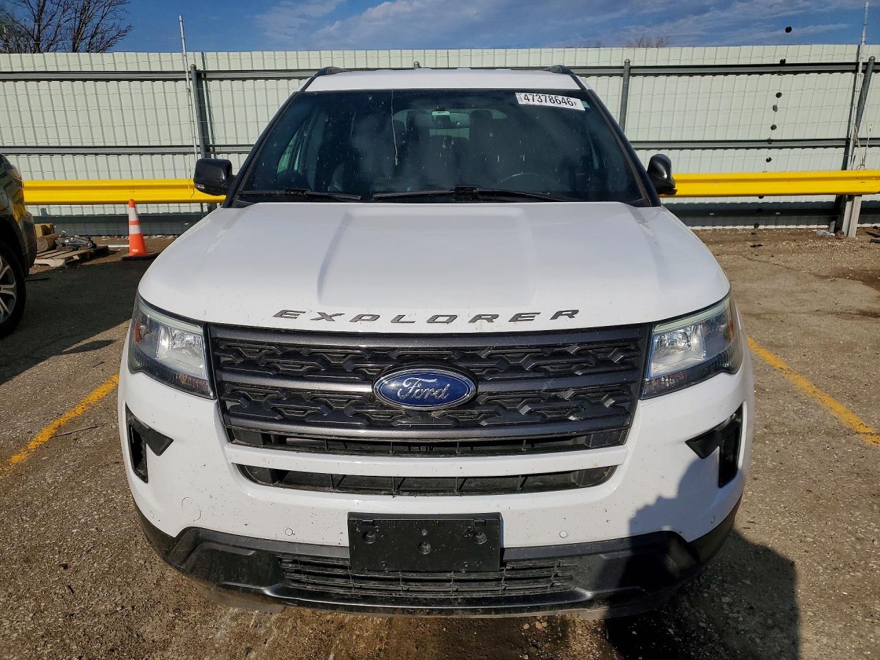 2018 FORD EXPLORER XLT photo 9