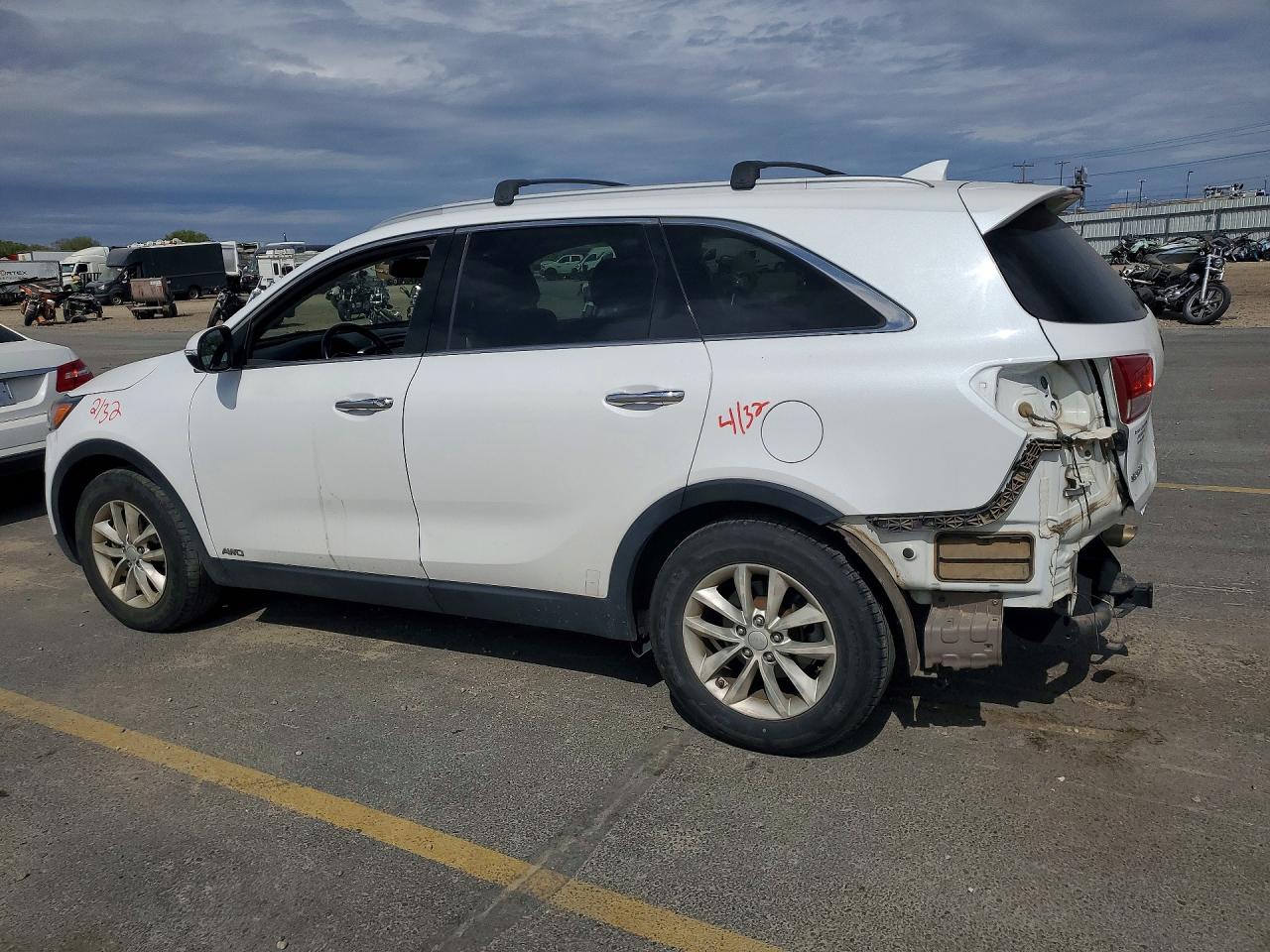 2016 KIA SORENTO photo 3