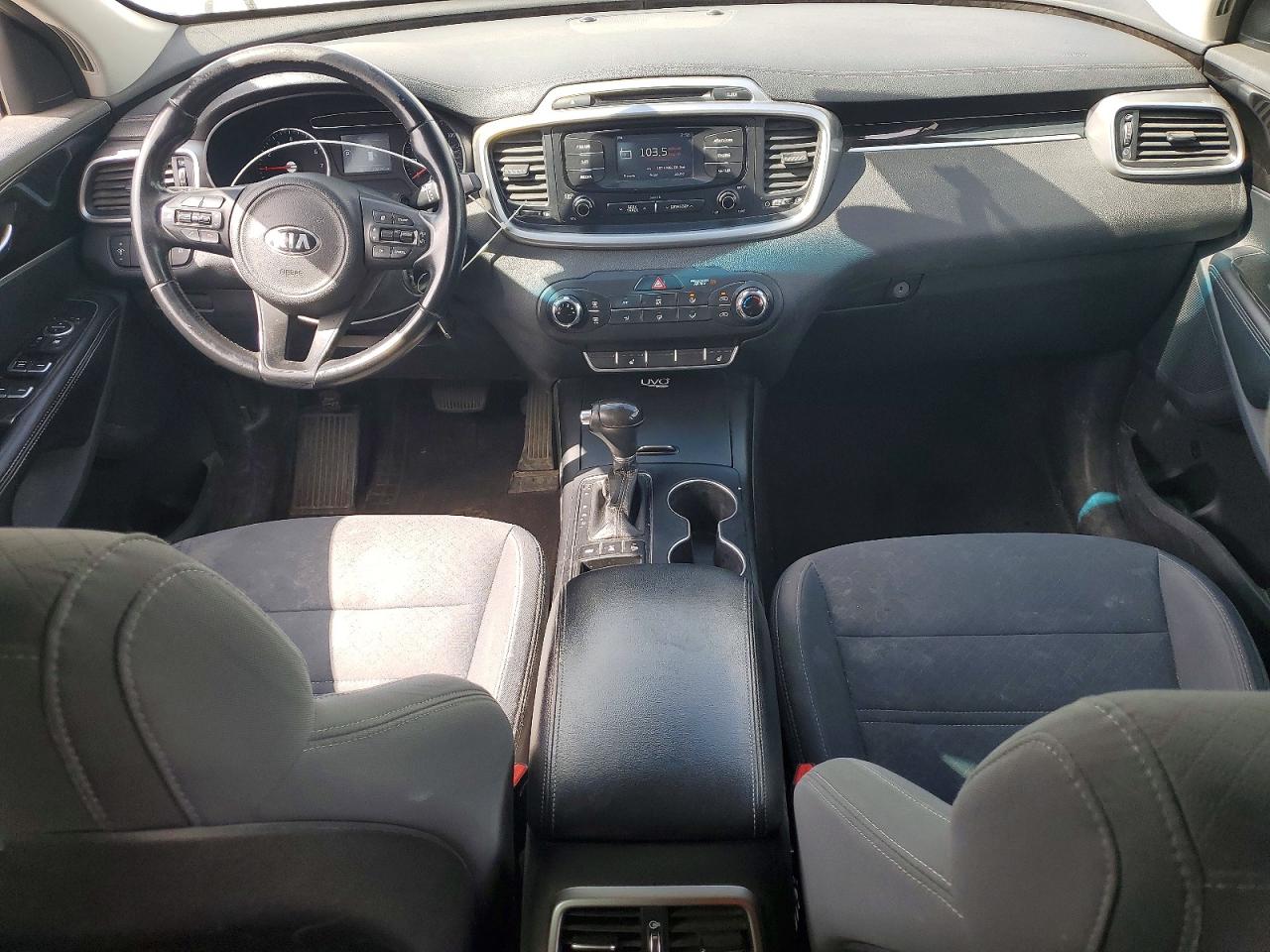 2016 KIA SORENTO photo 15